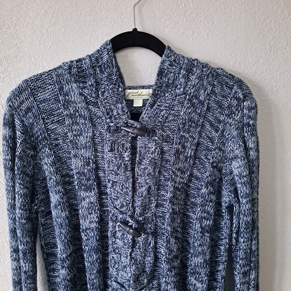 Great Northwest Clothing Company Blue Sweatshirt - Picture 2 of 6